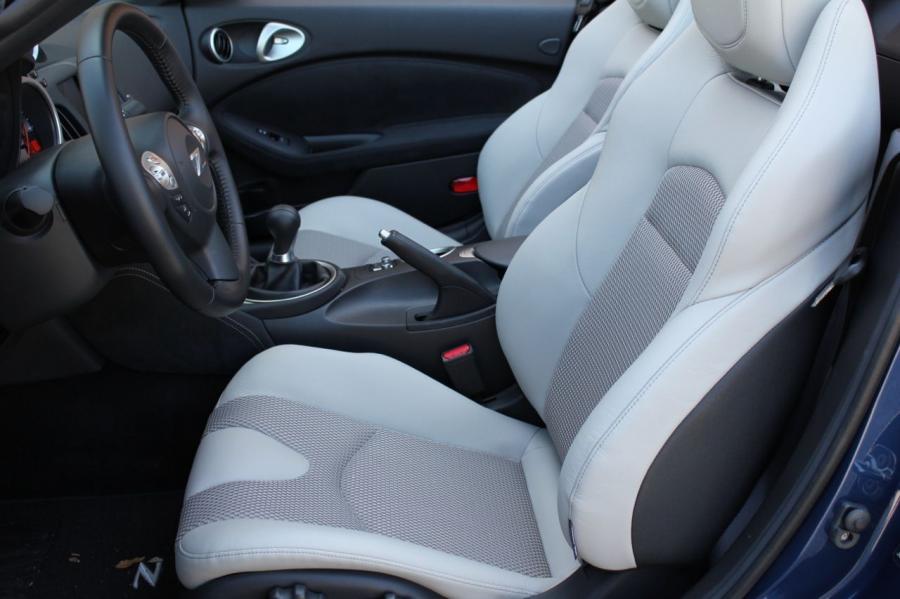  Nissan 370Z Roadster 2013 года  (фото 16 из 20)